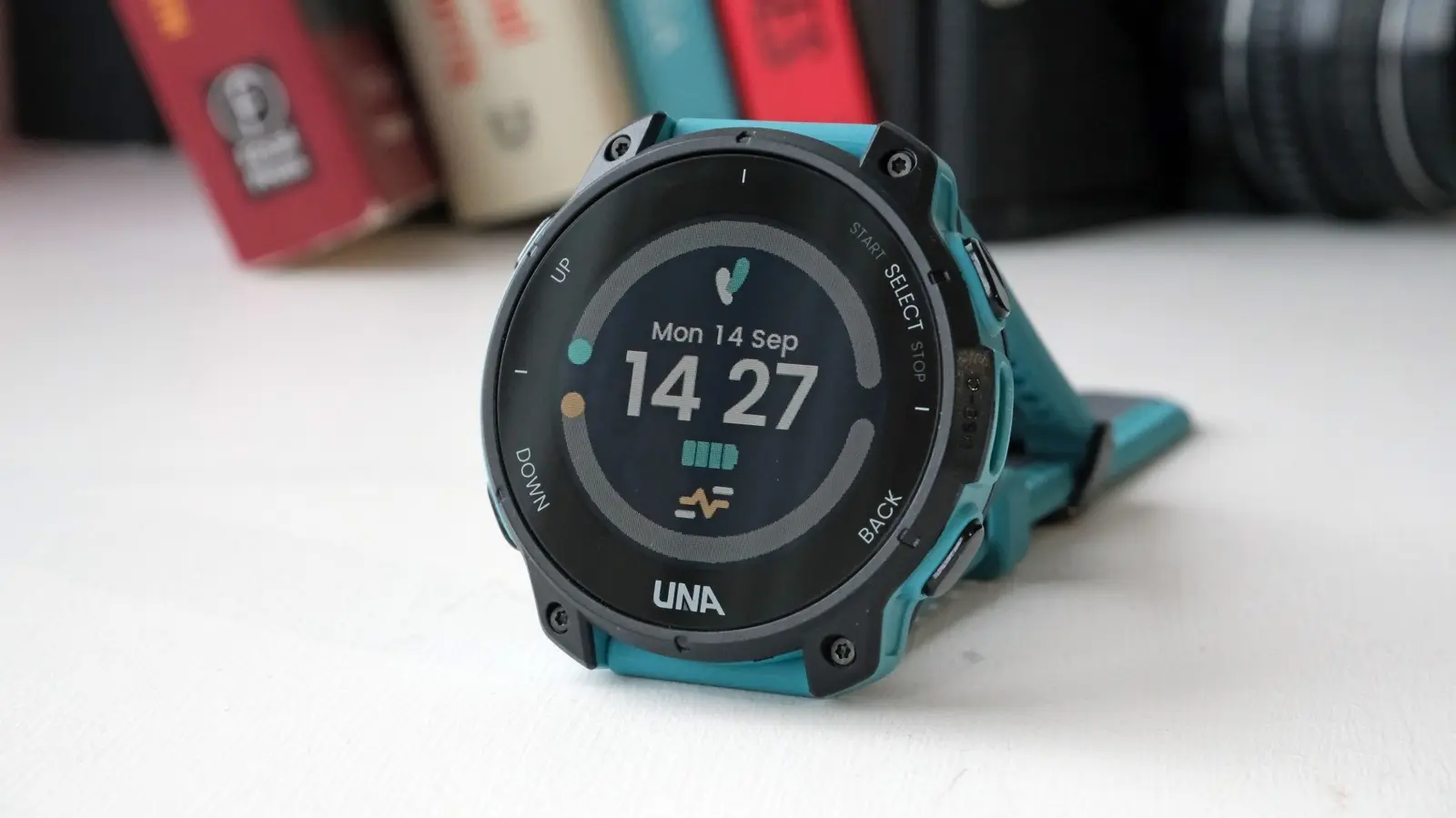 Una Watch: A Modular GPS Timepiece That Puts Repair First