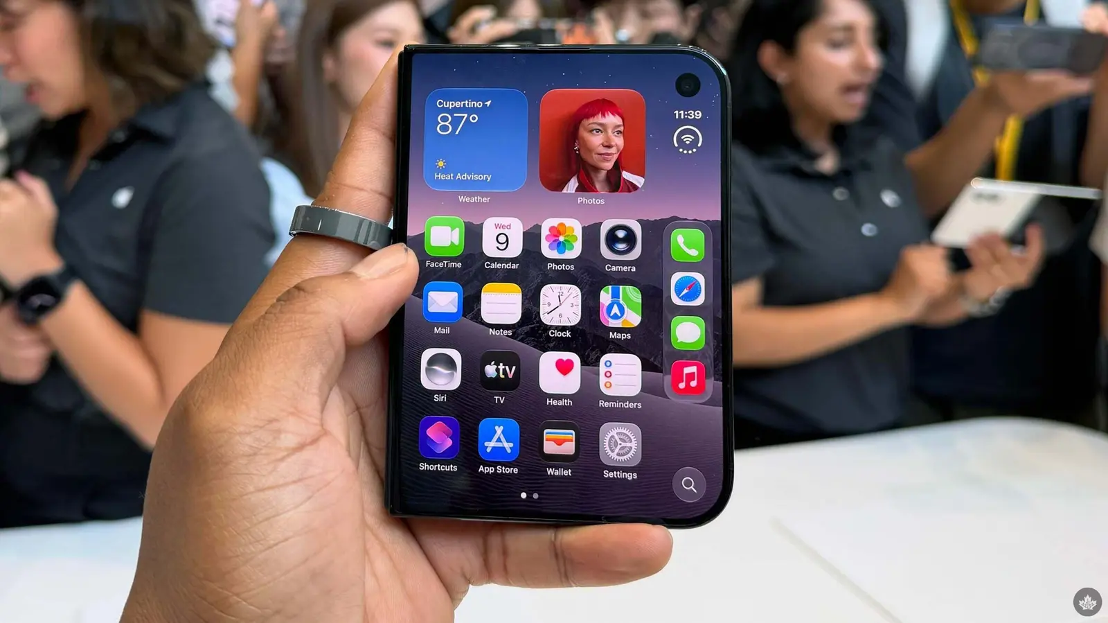 Apple Faces Early Production Challenges with Foldable iPhone Duo