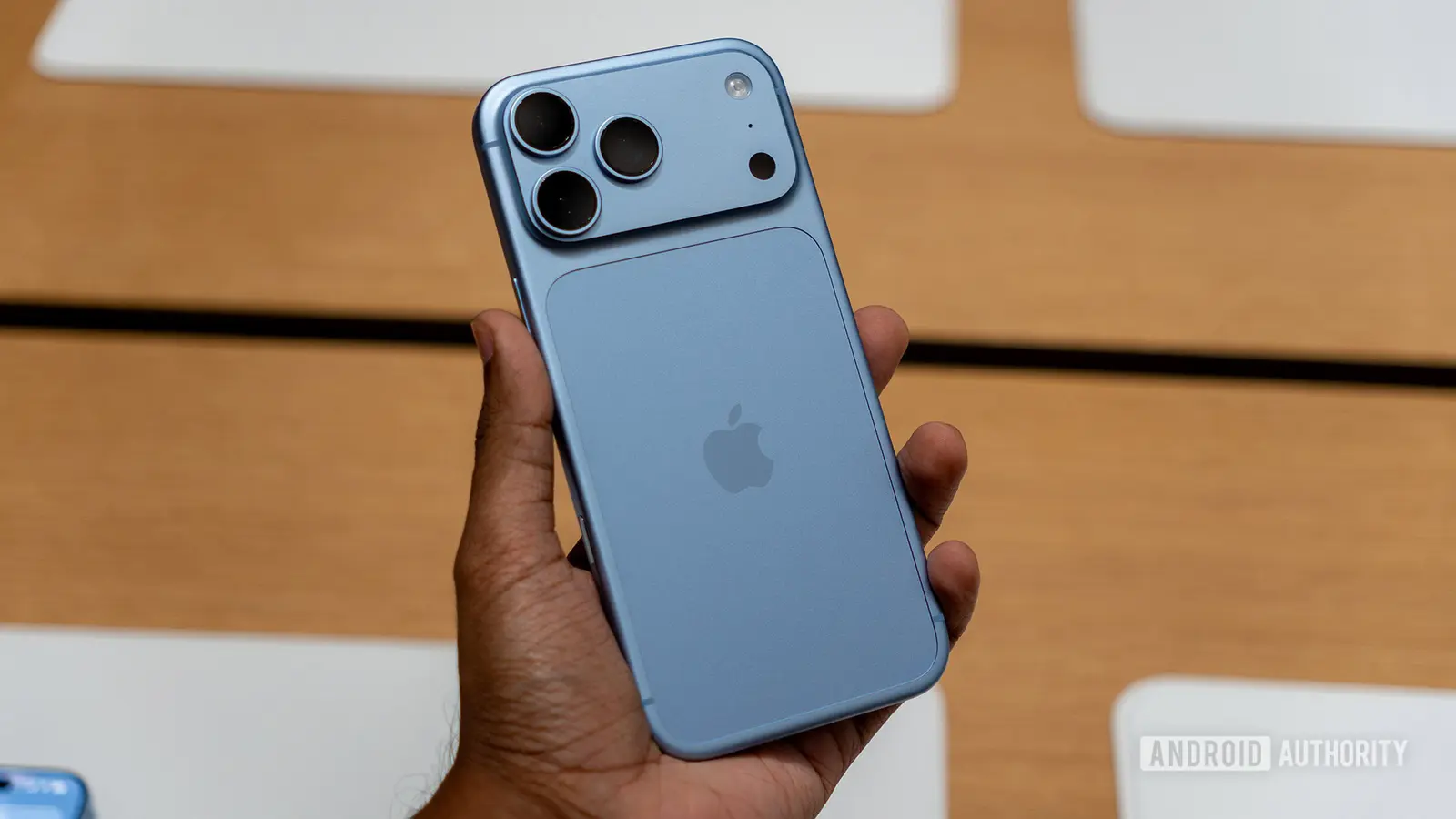 Apple's Battery Strategy Opens Door for Larger Android Cells