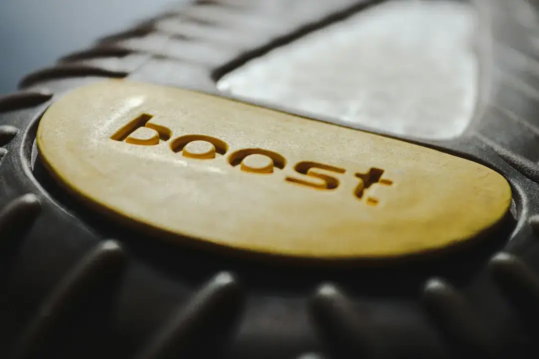 Boosting LLM Inference Speeds Through Dual-Memory Access Architecture
