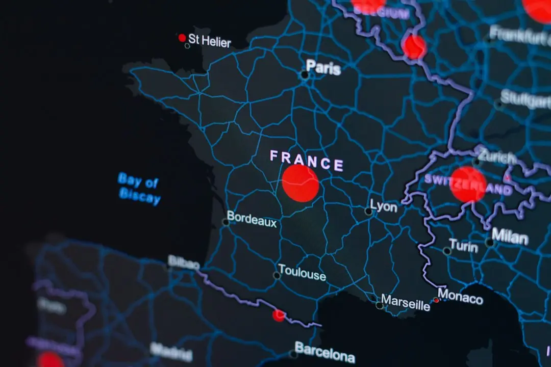 France Proposes Using Google Fines to Reduce EU Budget Contributions