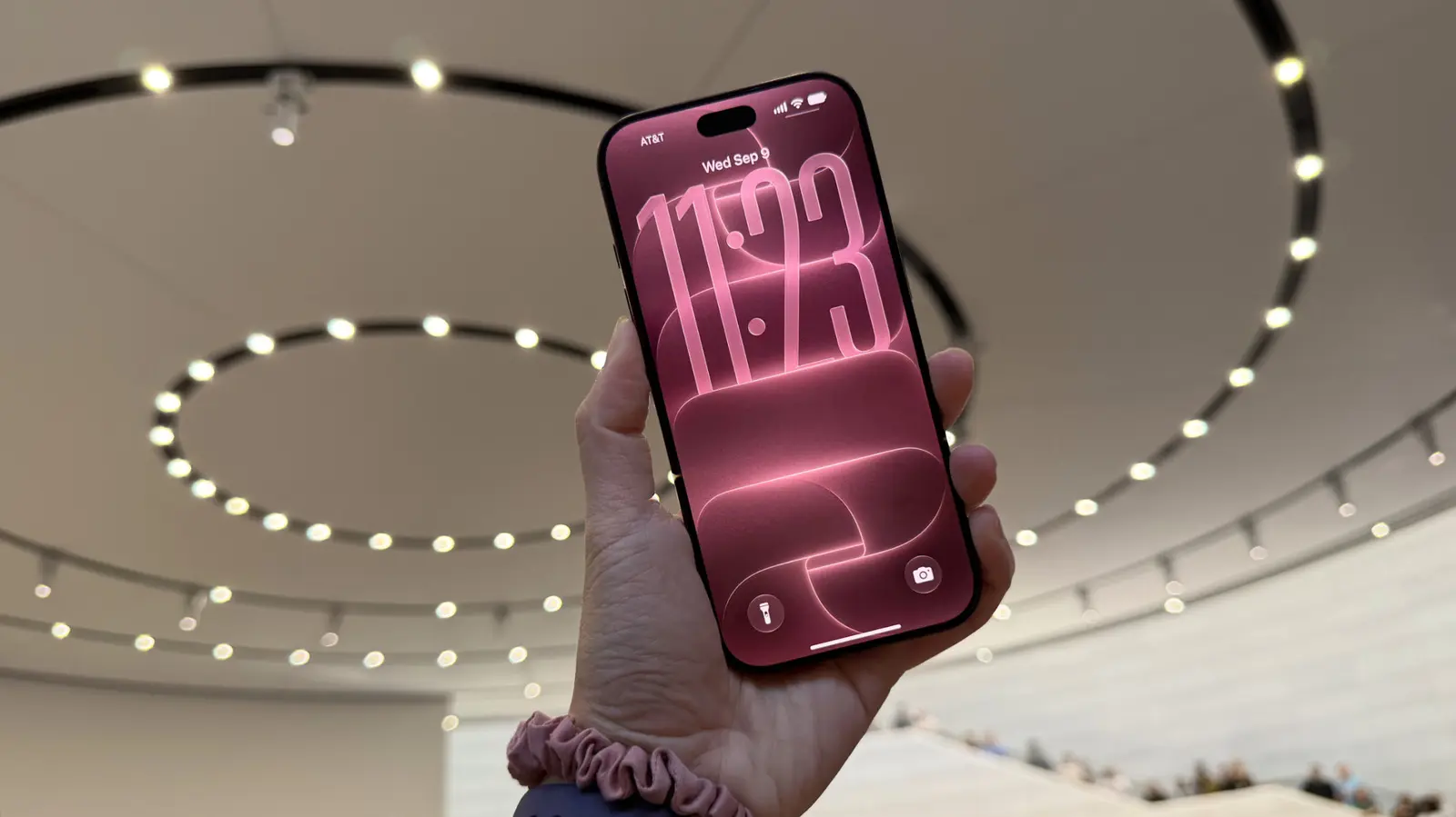 Does the iPhone 18 Pro have a folding screen?