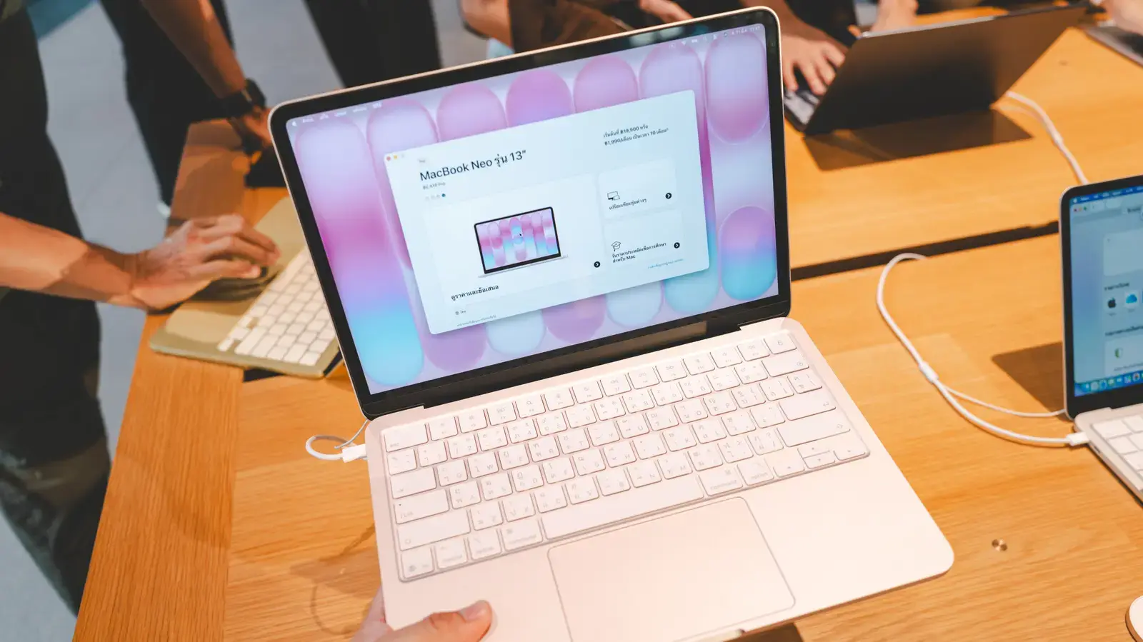 MacBook Neo Sets New Standard for Repairability