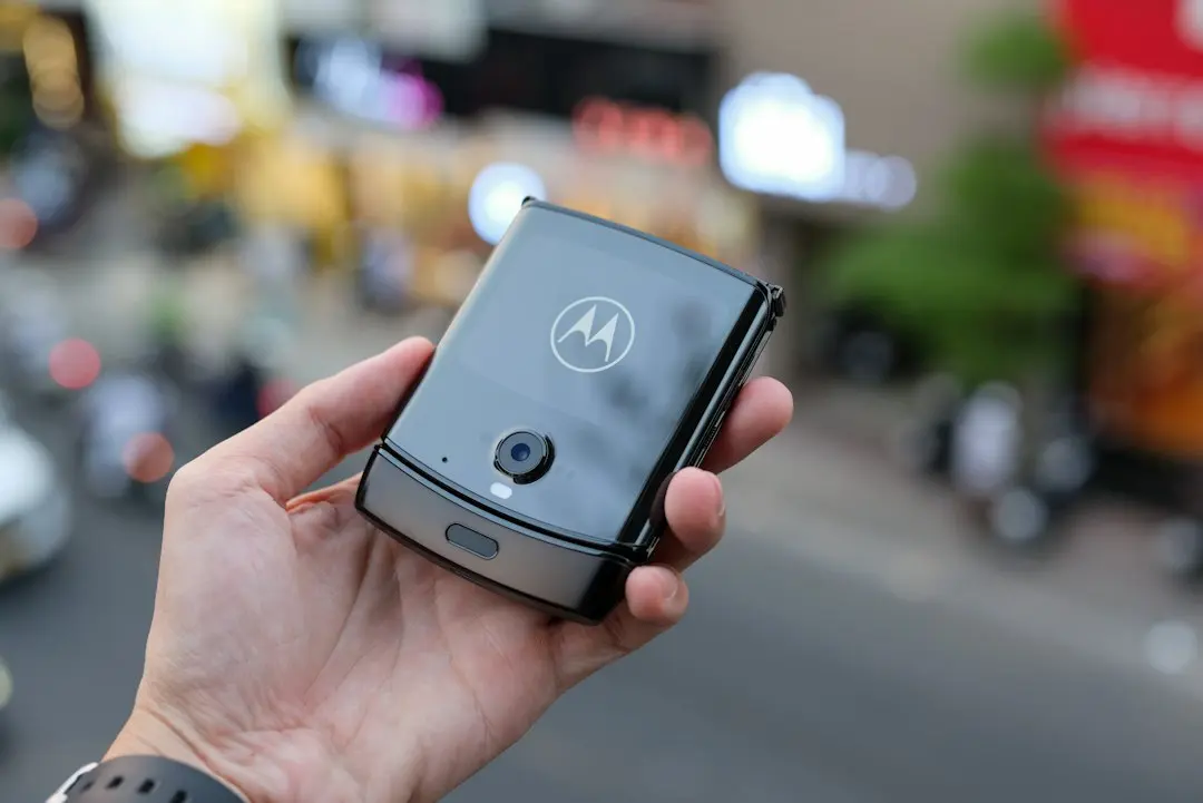 Motorola Signature 27 Challenges Samsung Market Dominance
