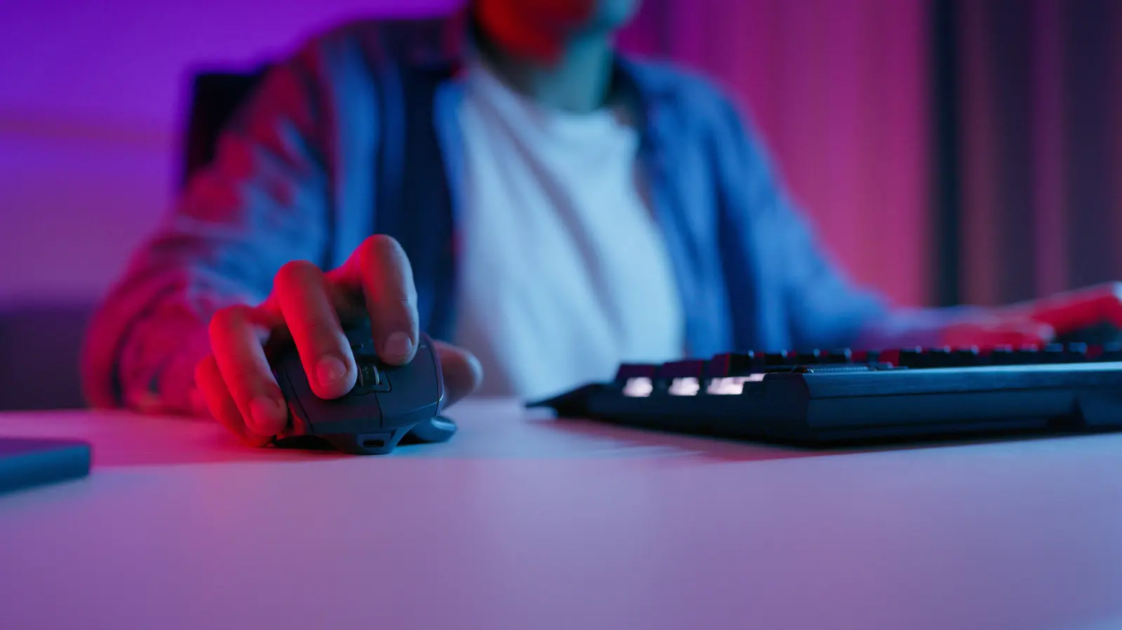 Wired vs Wireless Gaming Mouse: Is There Really a Difference in Performance?