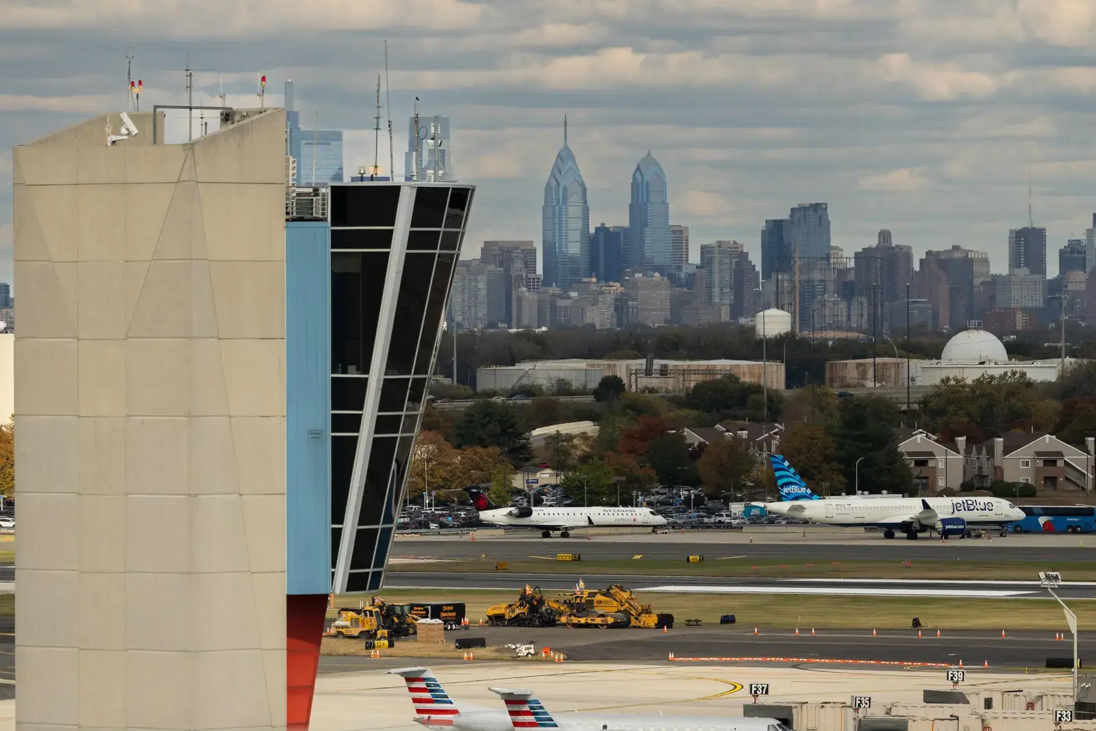 Nationwide Flight Disruptions Follow Severed Fiber Optic Line