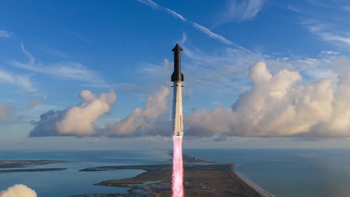 Starship Reaches Orbit, Deploys New Satellites