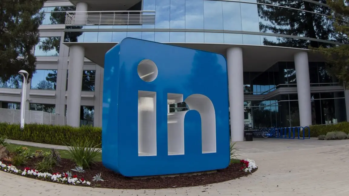 LinkedIn wins legal battle over browser extension scanning