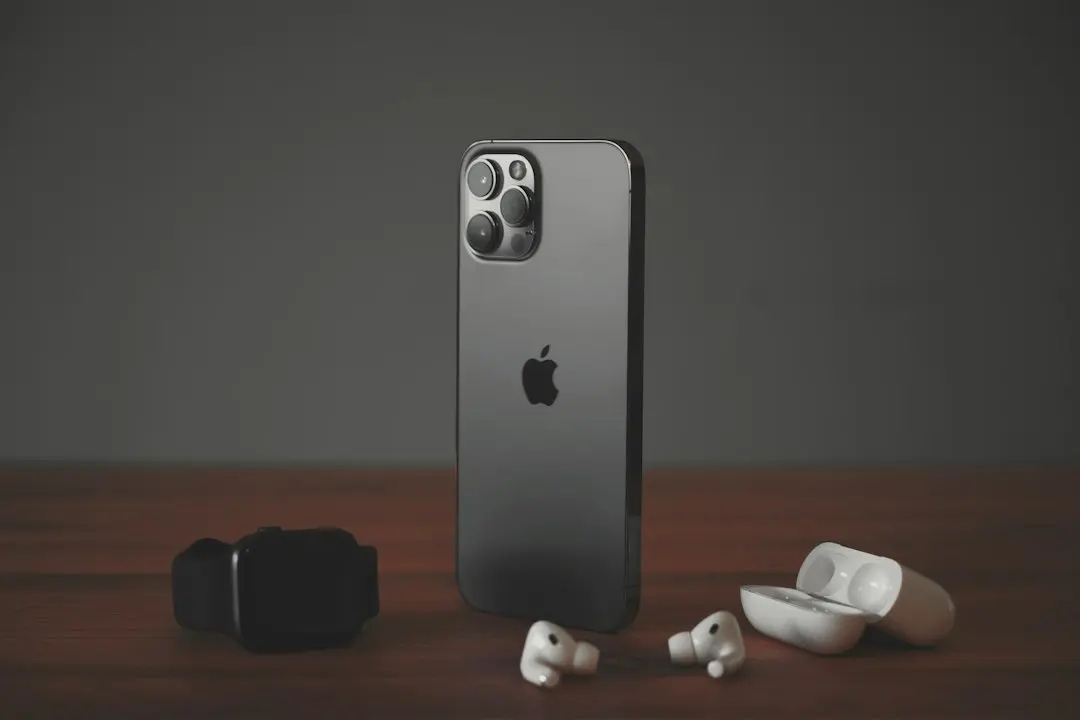 Apple Caps iPhone Duo Orders at Two Per Customer