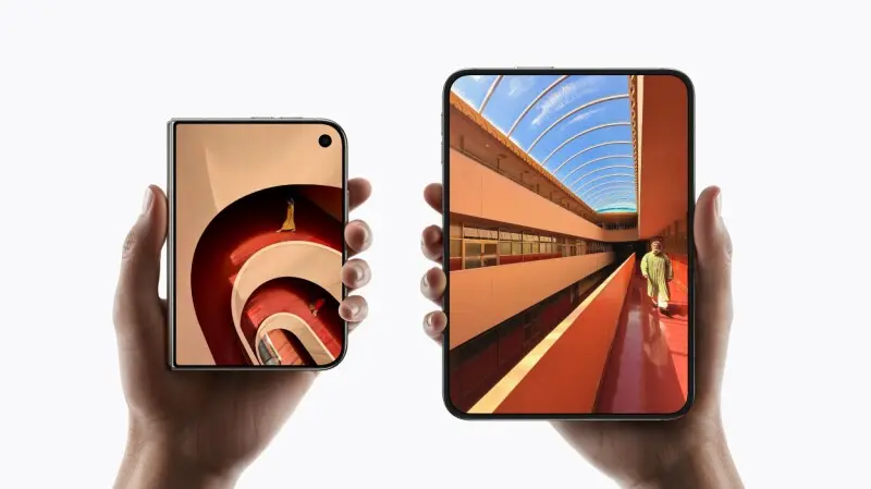 Apple's foldable phone faces display issues