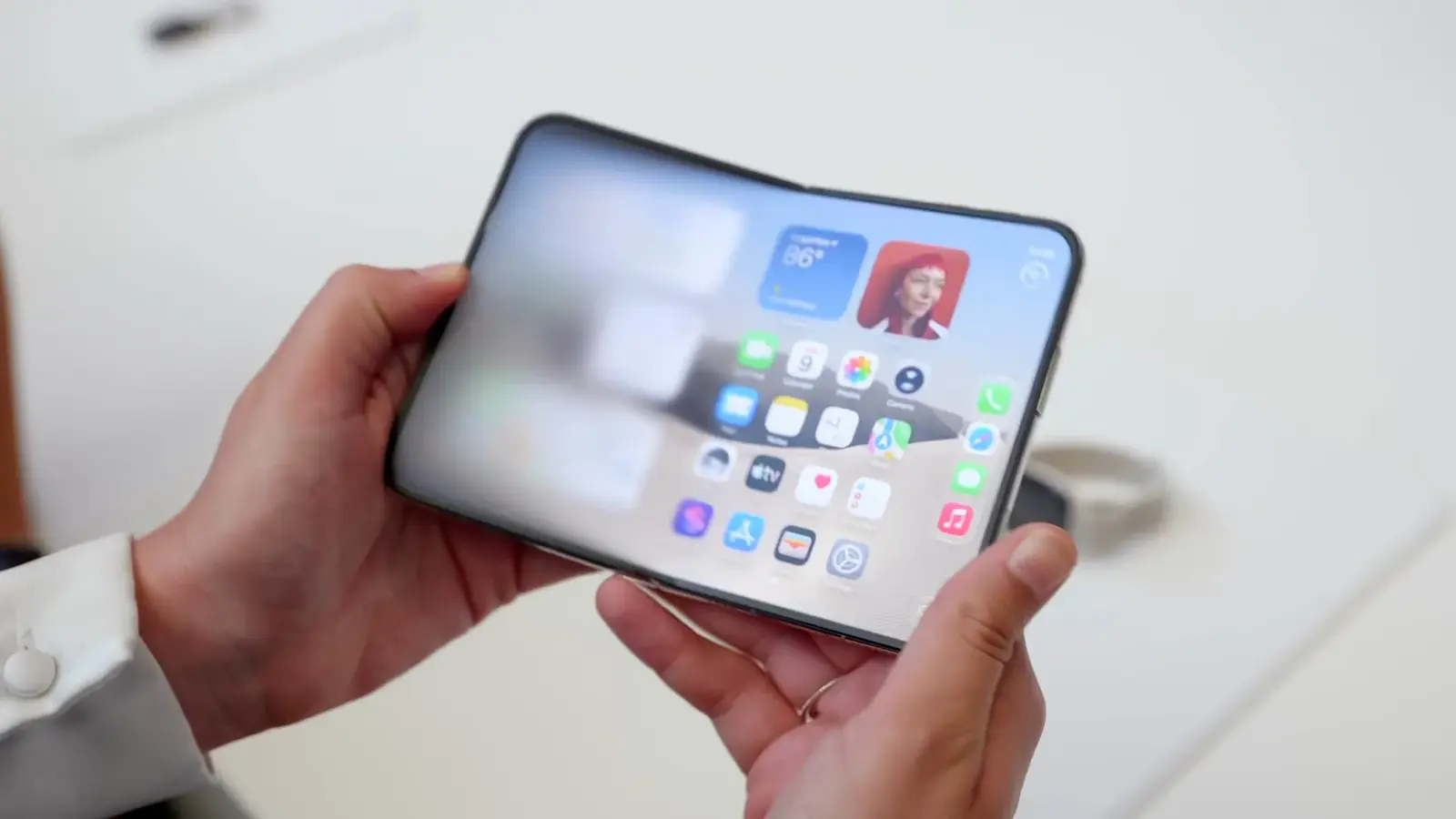 High Repair Costs for Apple’s New Foldable Device