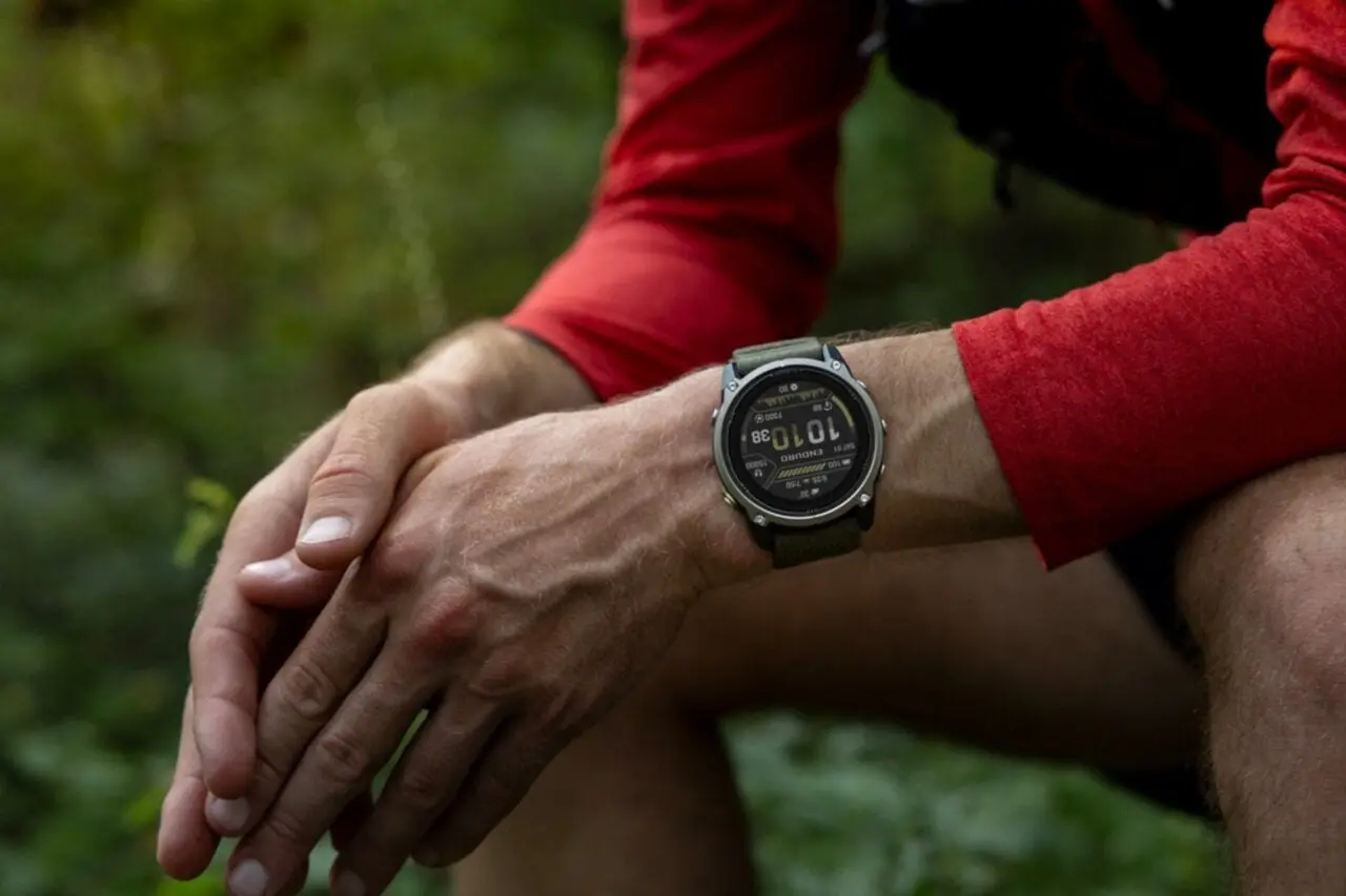 Garmin Enduro 4 Smartwatch Boasts 320-Hour Battery Life