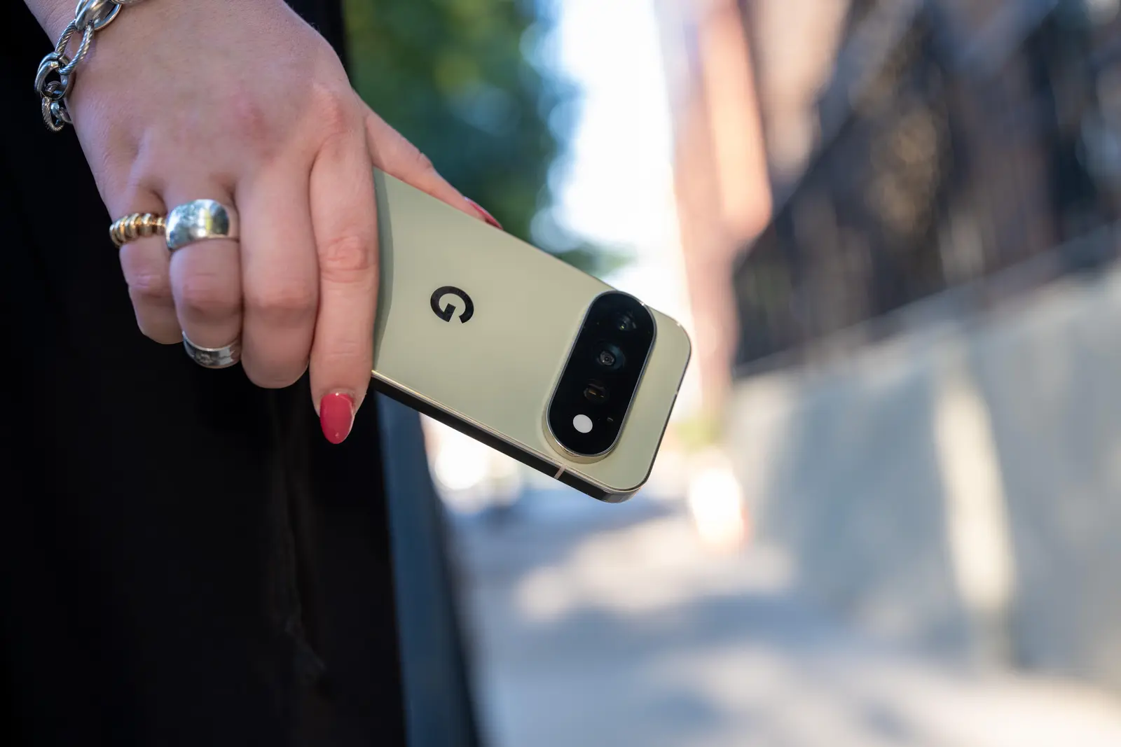 Google Eyes Broader Use of „Call for Me” AI, Enabling Voice Messages to Friends and Family