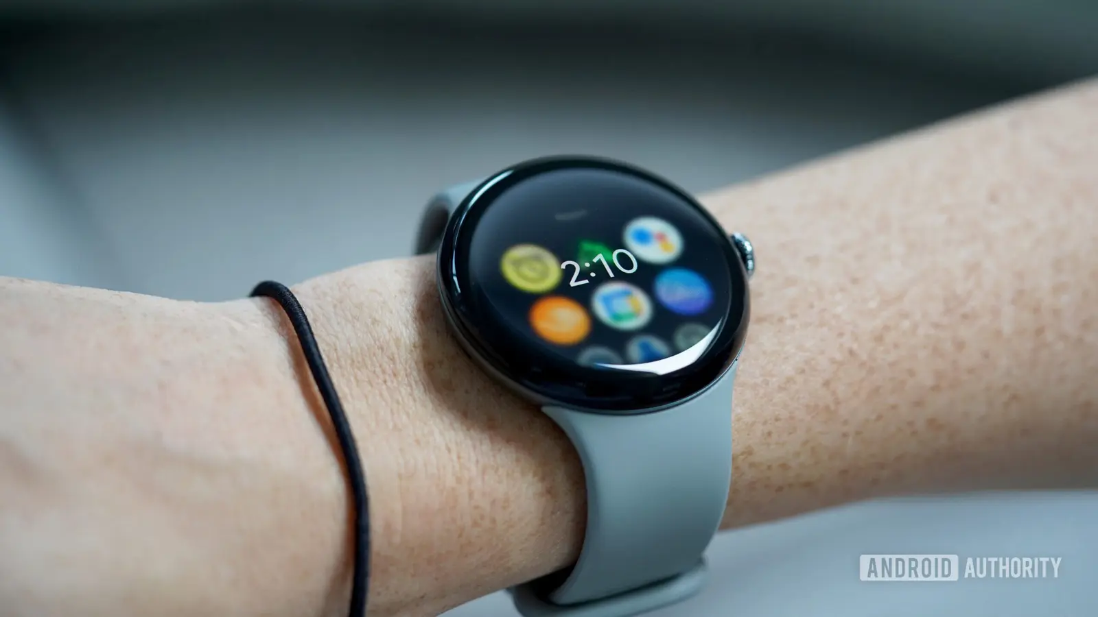 Google May Remove Safety Signal from Pixel Watch 2 and 3