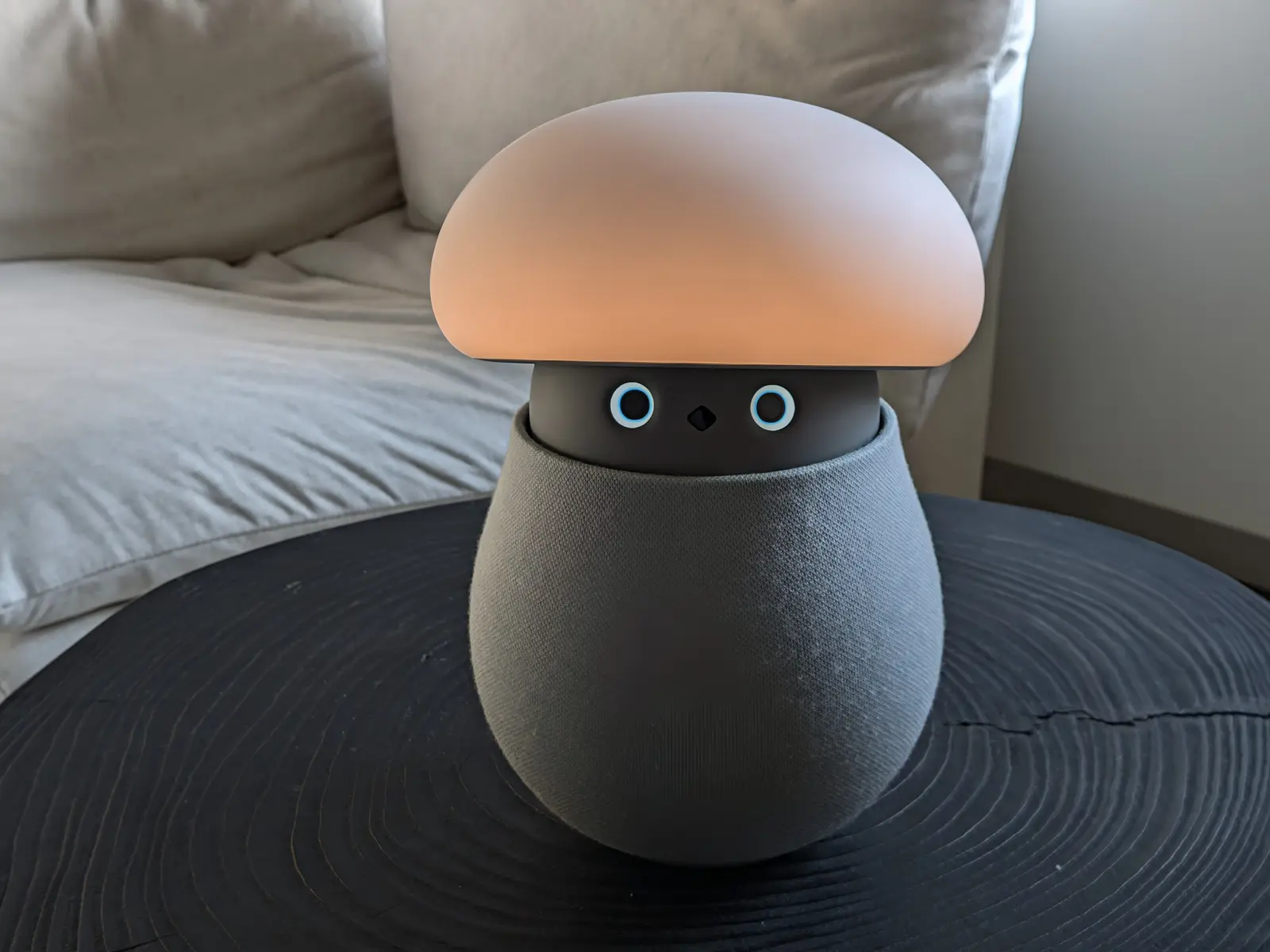 Mori Mushroom Lamp Uses AI Restraint to Quietly Blend Into Home Life