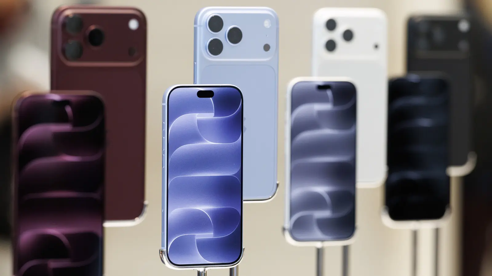 Police Reveal Techniques to Unlock Locked iPhones