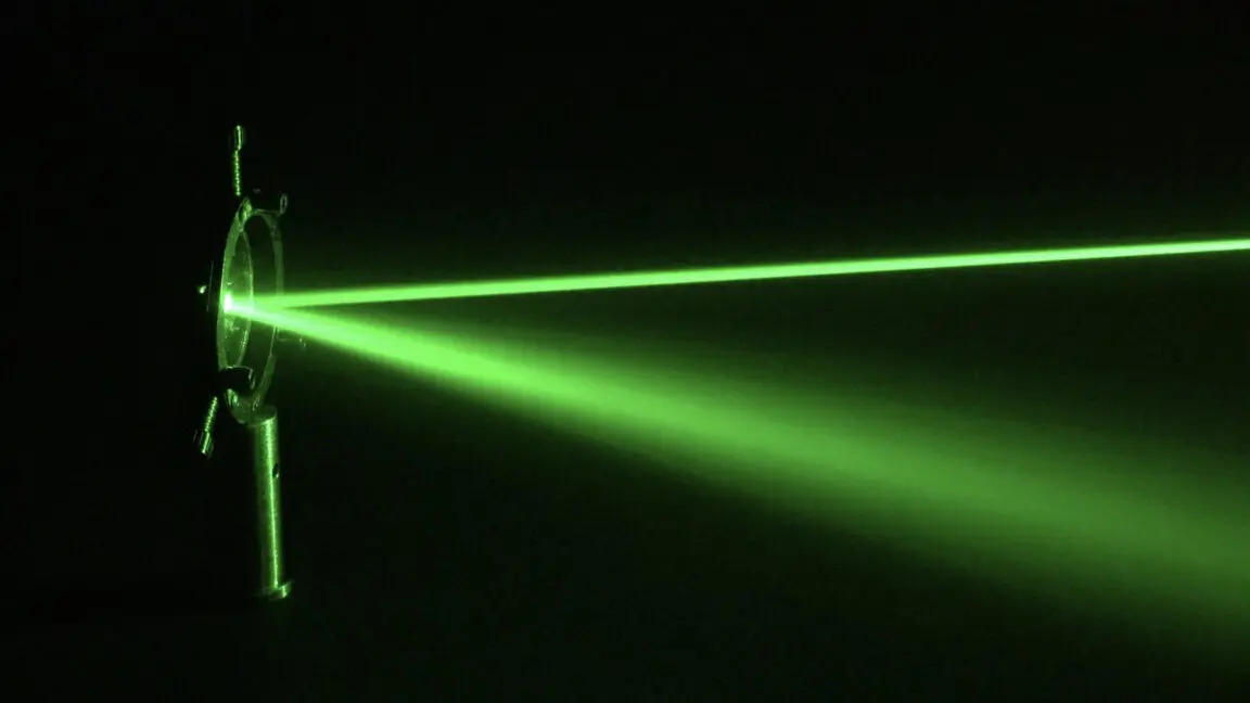 Glass Bead Becomes Quantum Actor in Light Entanglement Experiment