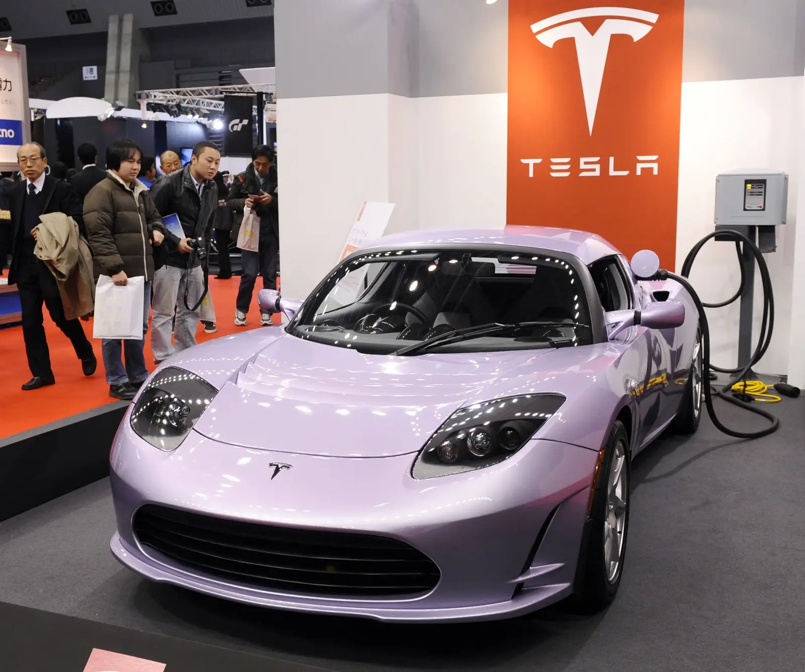 Tesla Prepares to Finally Unveil the Long-Awaited Roadster 2